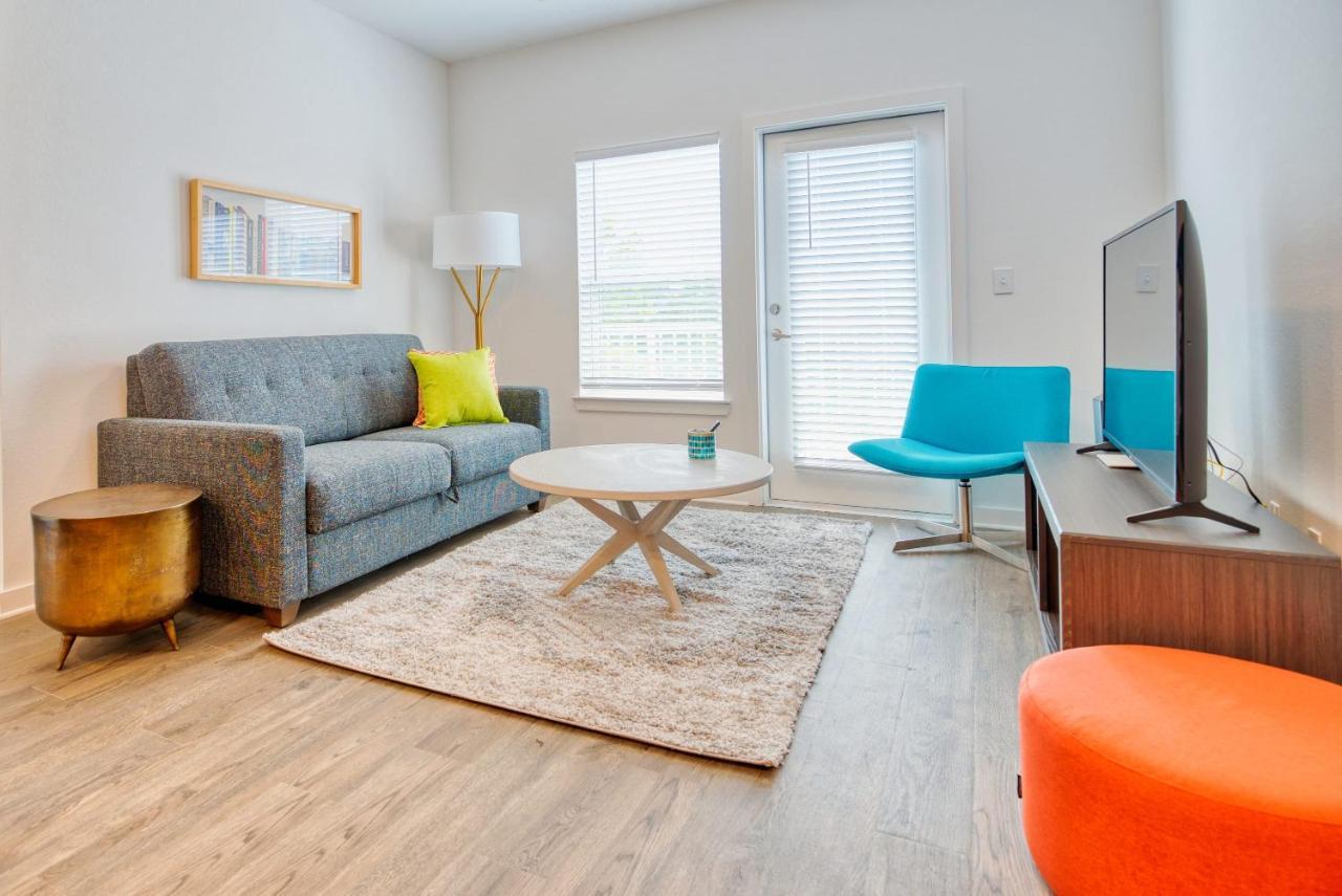 Luxe One Bedroom Apartment With Balcony Gainesville Exteriér fotografie