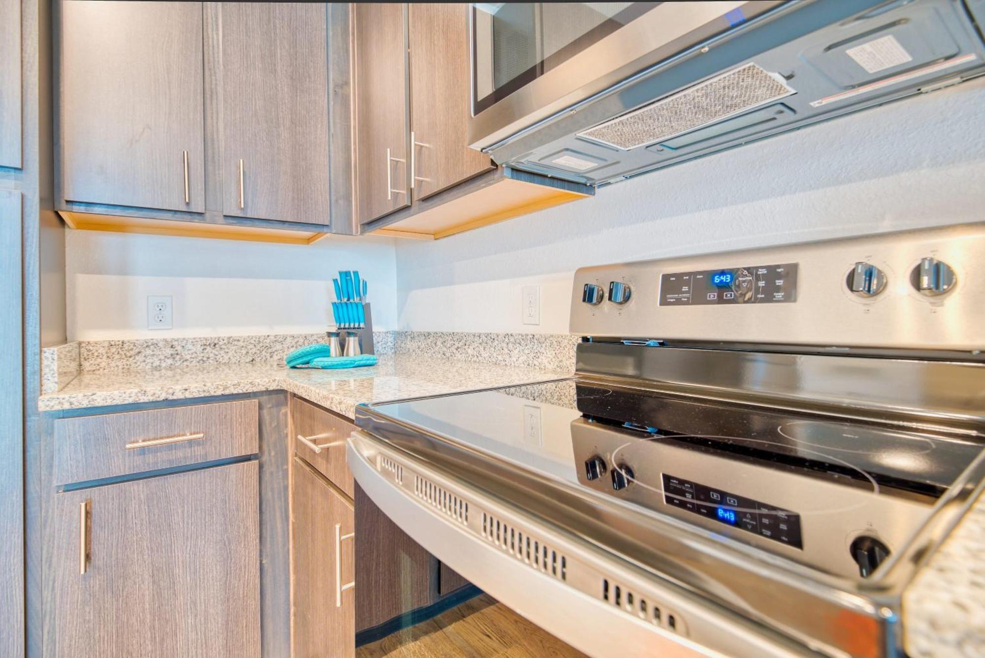 Luxe One Bedroom Apartment With Balcony Gainesville Exteriér fotografie